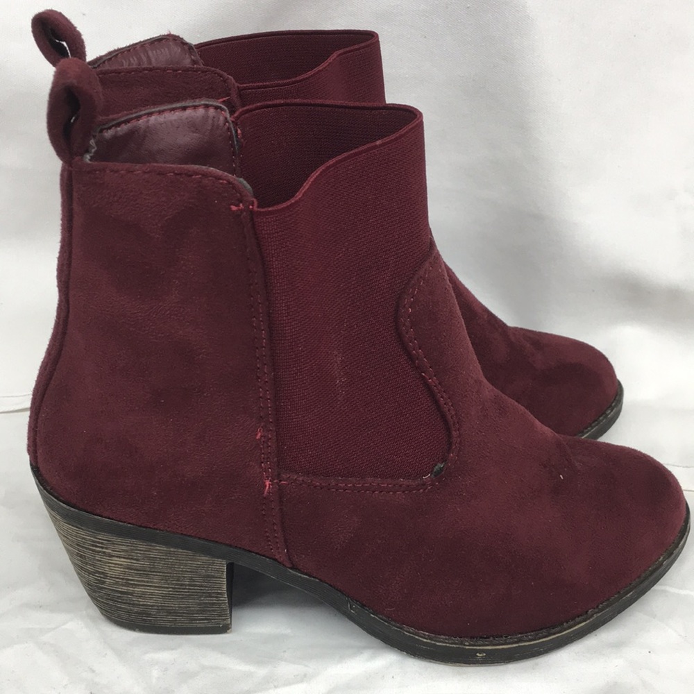 First kiss suede bootie ladies sz 8